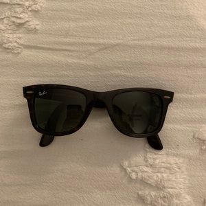 Classic Wayfarer Ray-Bans